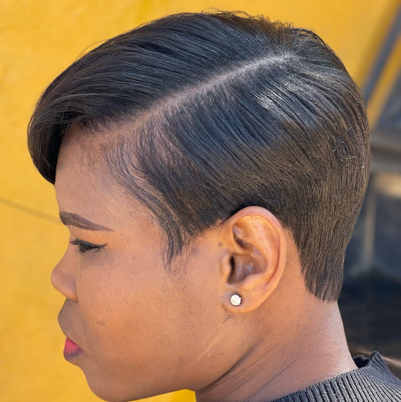 Sleek Asymmetrical Bob With Side-Swept Bangs — Trendy Natural Hair