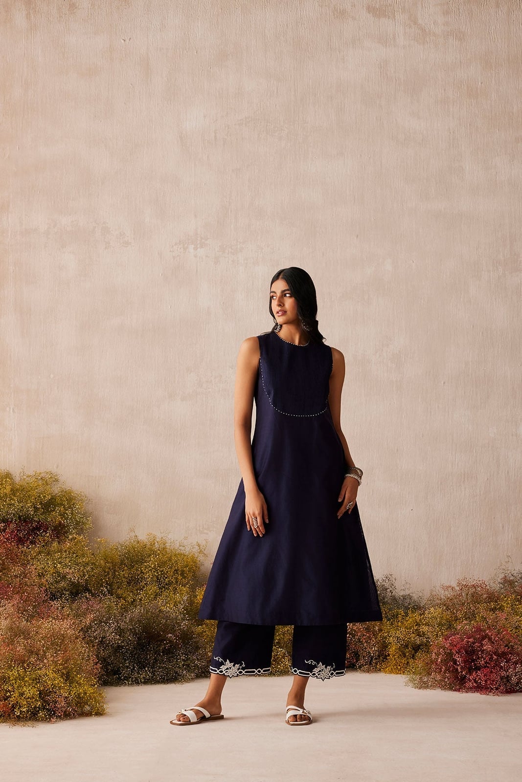 Navy Kurta and Embroidered Trousers for Casual Day Out Navy Kurta and Embroidered Trousers for Casual Day Out — Trendy Navy Blue Outfits