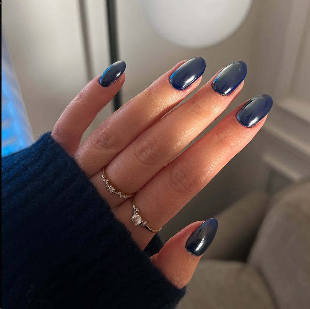 Deep Glossy Navy Blue Short Oval Nails Deep Glossy Navy Blue Short Oval Nails — Trendy Navy Nails