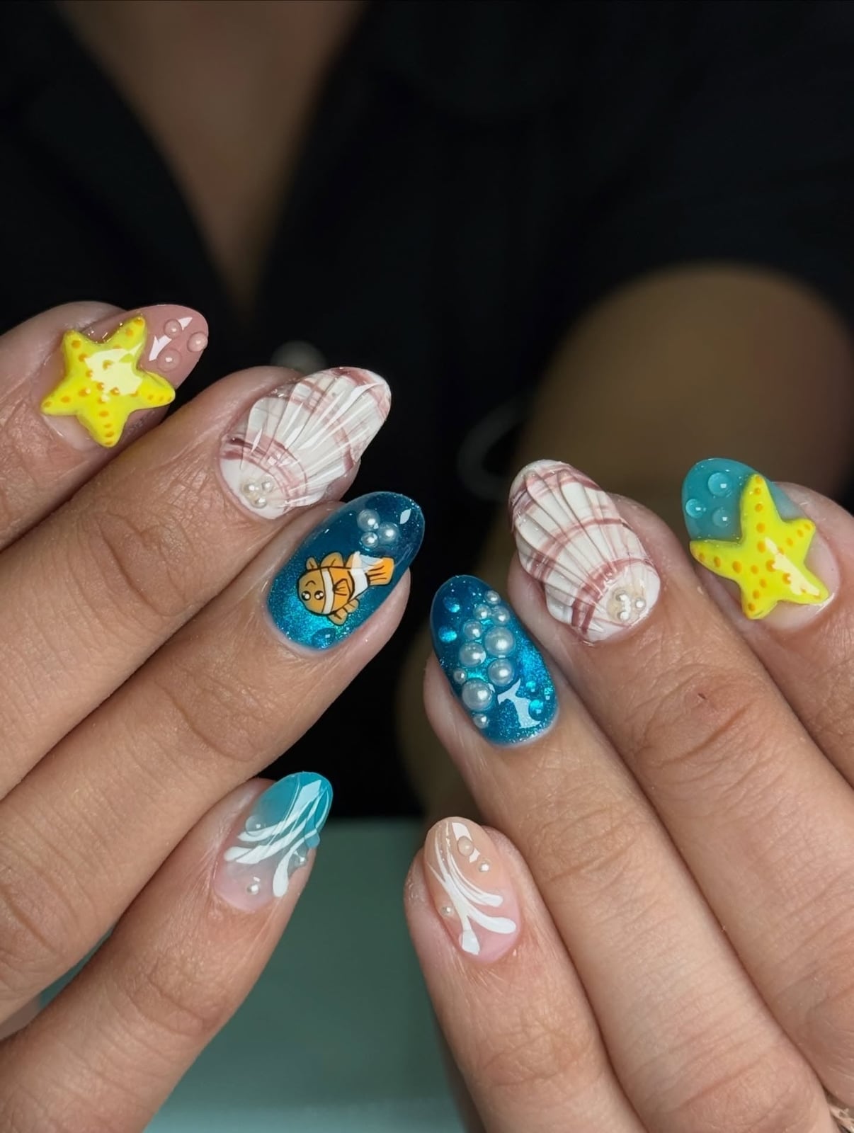 Nemo Fish and Starfish Medium Oval Nails With морские звезды и ракушки Nemo Fish and Starfish Medium Oval Nails With морские звезды и ракушки — Trendy Ocean Nails