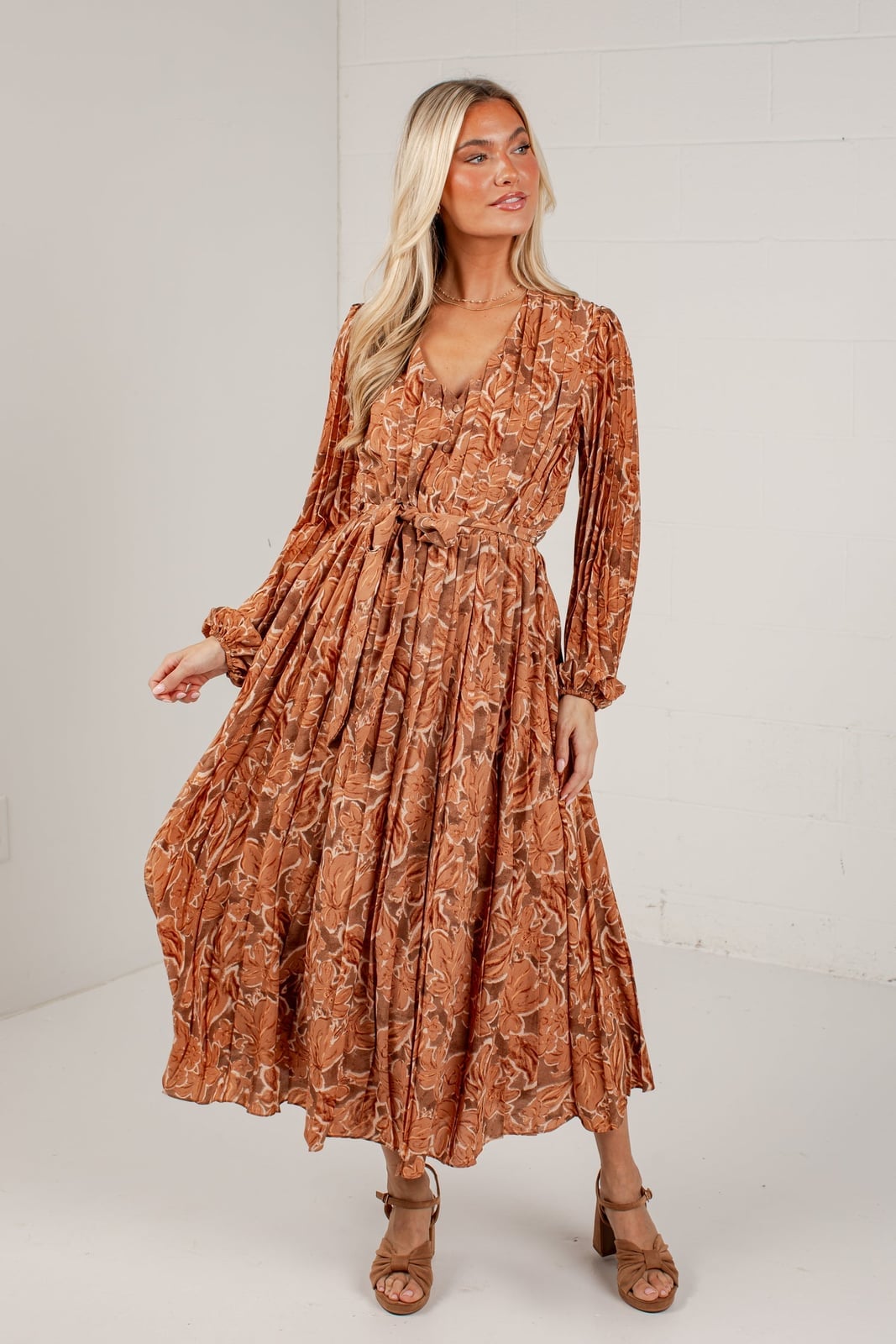Burnt Orange Maxi Dress With Cream Print and Tie Belt Burnt Orange Maxi Dress With Cream Print and Tie Belt — Trendy Orange Dress