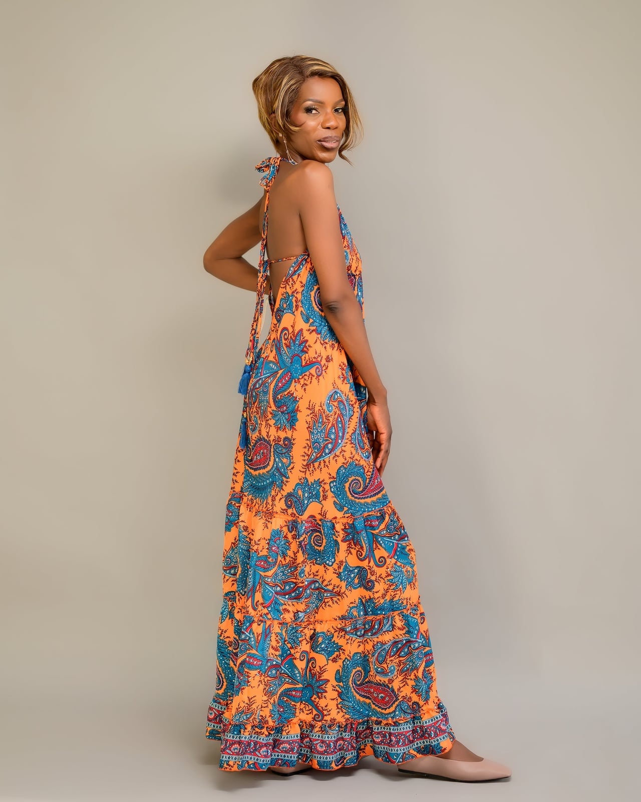 Flowing Orange Maxi Dress With Paisley Print Flowing Orange Maxi Dress With Paisley Print — Trendy Orange Dress