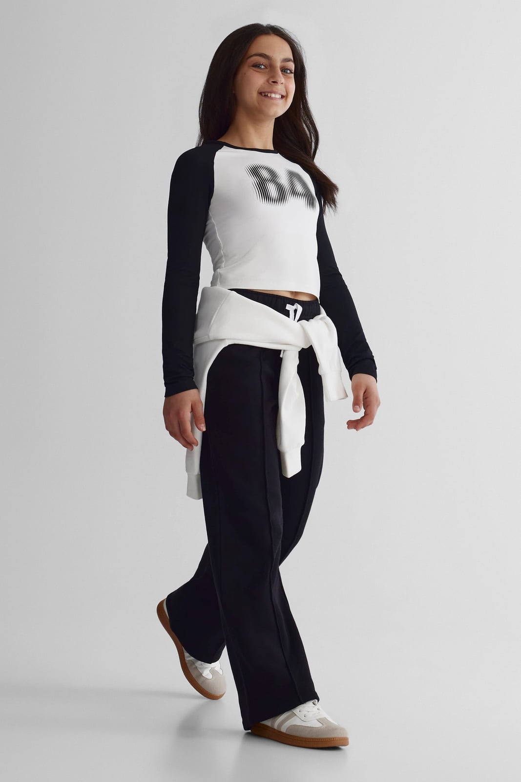 Graphic Top with Sweatshirt and Wide-Leg Trousers Graphic Top with Sweatshirt and Wide-Leg Trousers — Trendy Outfits for Teens