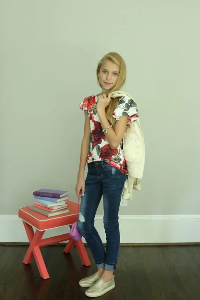 Floral Print T-Shirt with Distressed Skinny Jeans Floral Print T-Shirt with Distressed Skinny Jeans — Trendy Outfits for Teens