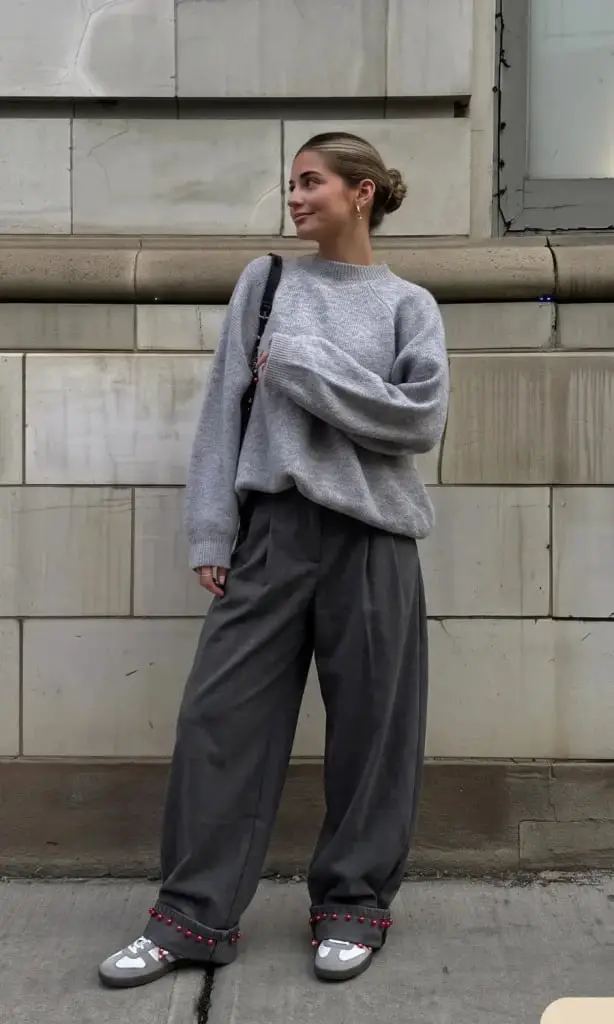 Gray Oversized Sweater with Baggy Trousers Gray Oversized Sweater with Baggy Trousers — Trendy Outfits for Teens