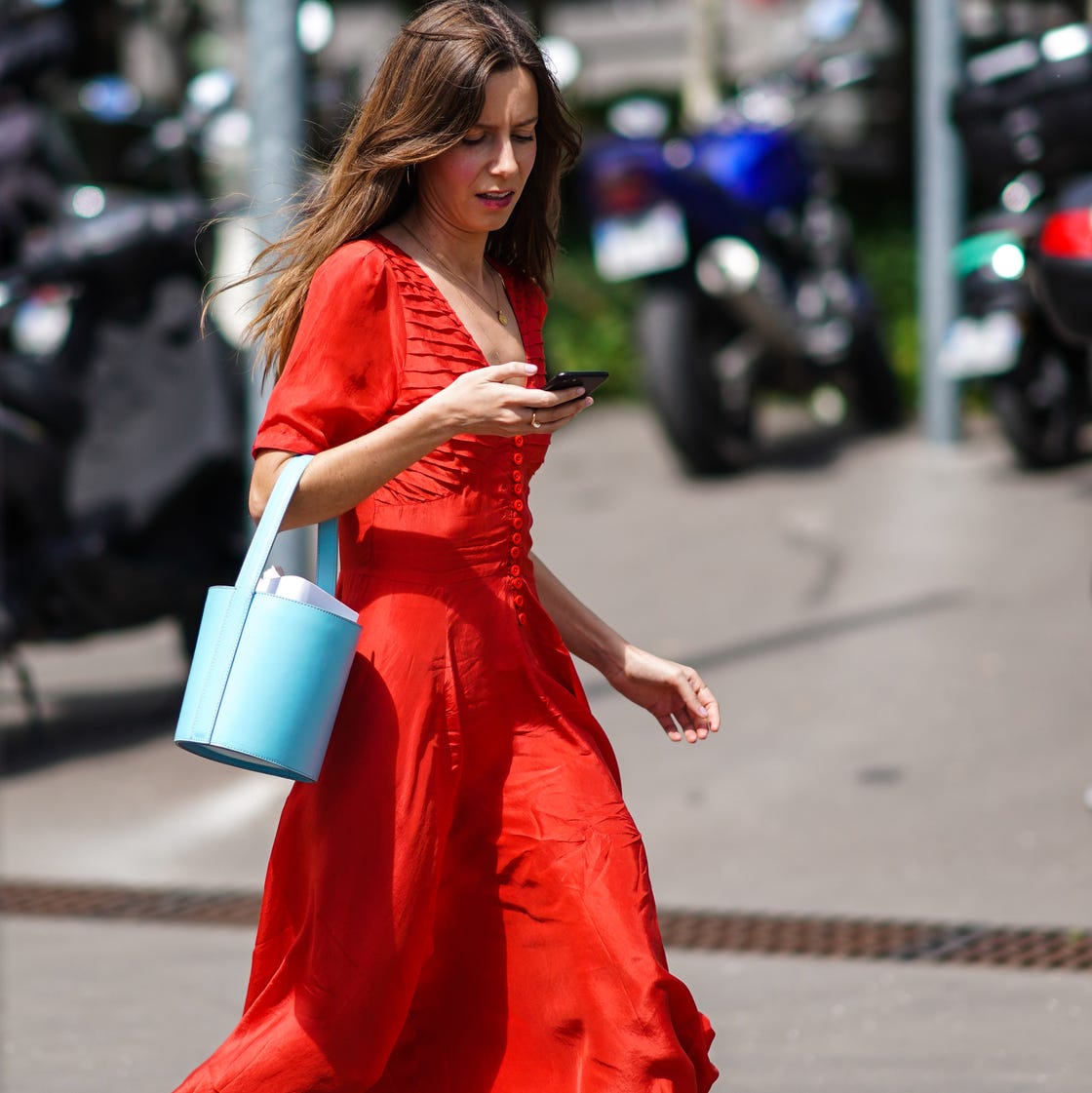Vibrant Red Flowy Midi Dress Vibrant Red Flowy Midi Dress — Trendy Parisian Style