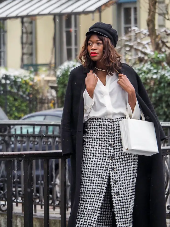 Houndstooth Pencil Skirt with Black Coat Houndstooth Pencil Skirt with Black Coat — Trendy Parisian Style