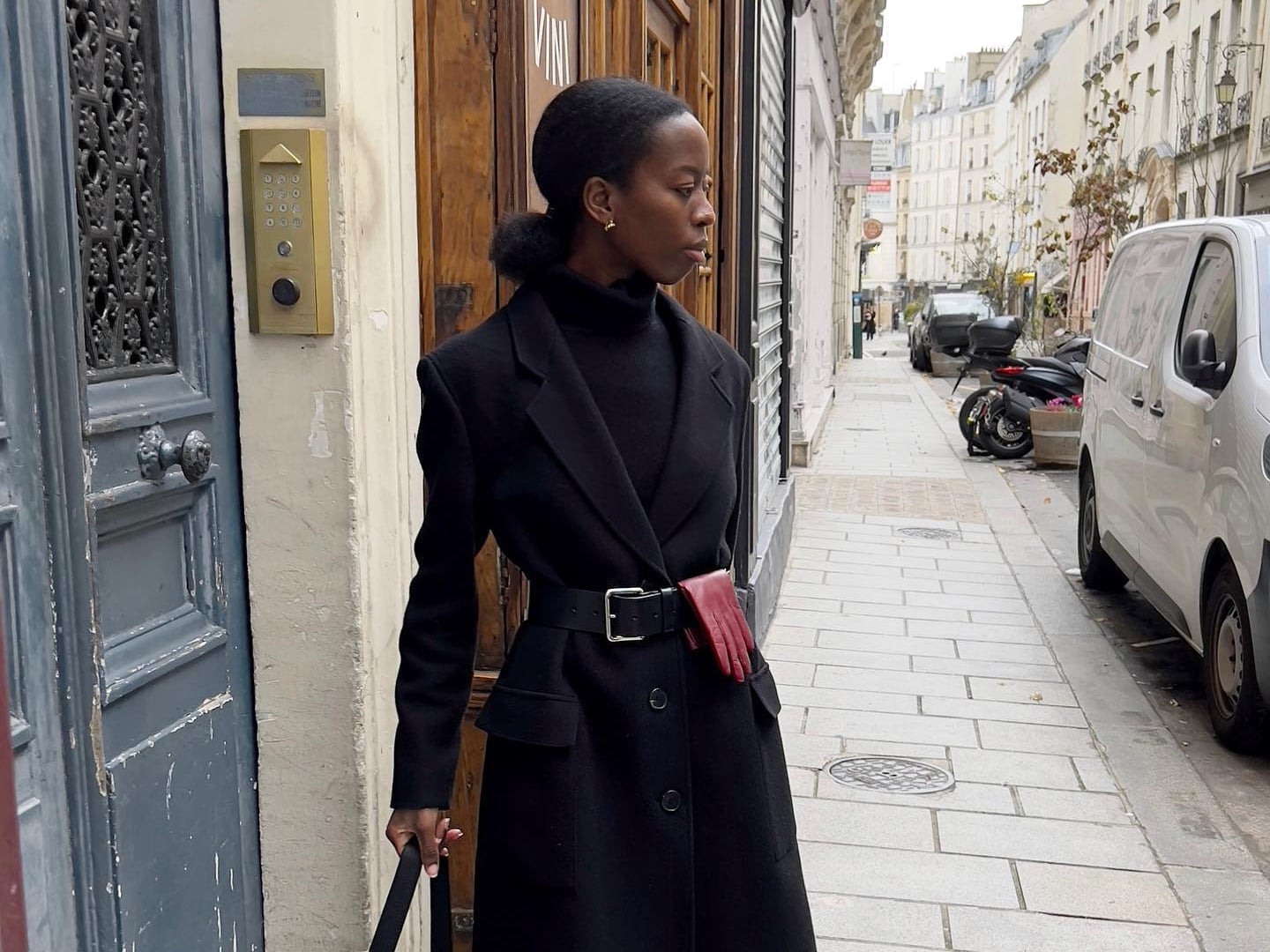 Oversized Black Wool Coat with Red Belt Bag Oversized Black Wool Coat with Red Belt Bag — Trendy Parisian Style