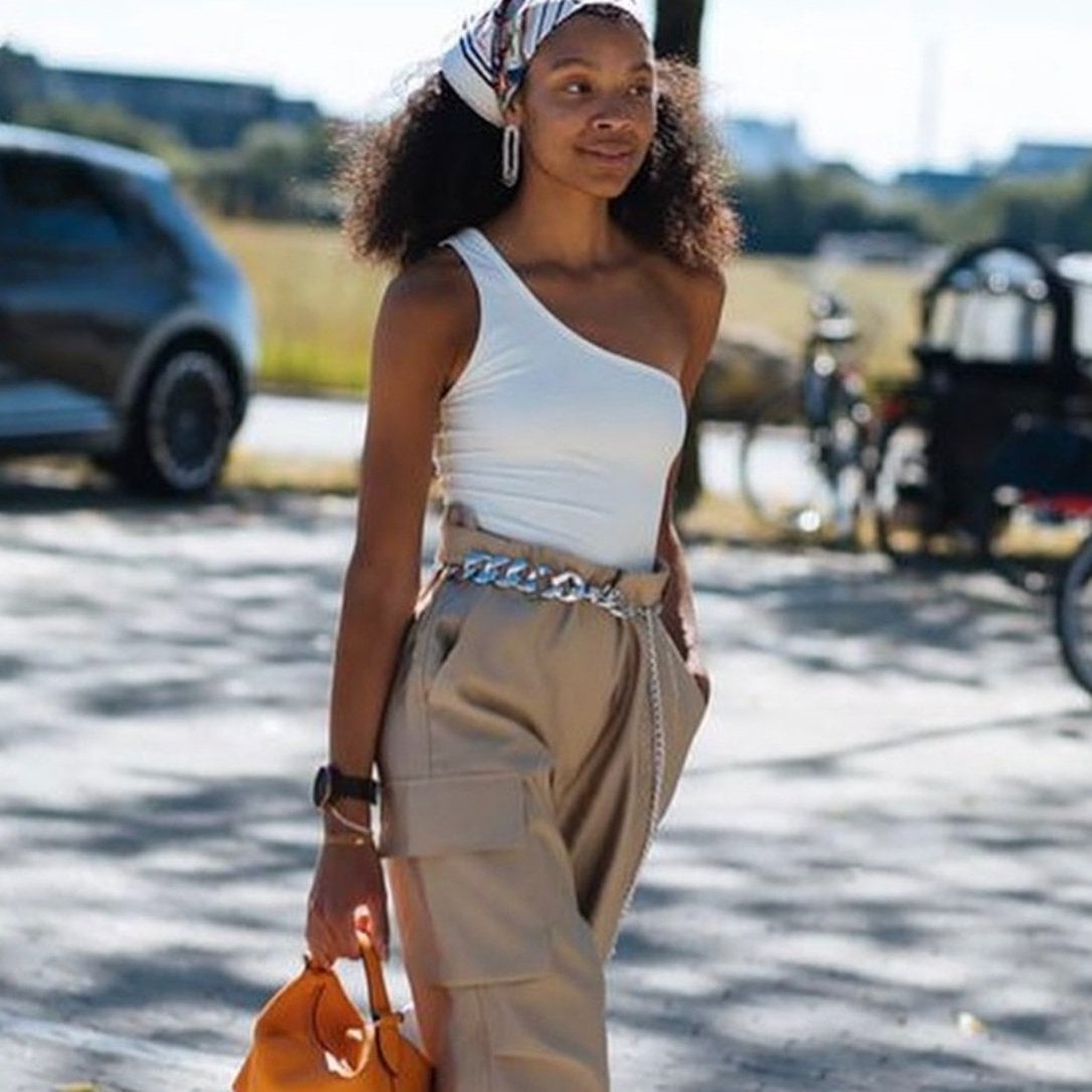 One-Shoulder Top with High-Waisted Cargo Pants One-Shoulder Top with High-Waisted Cargo Pants — Trendy Photo Outfit