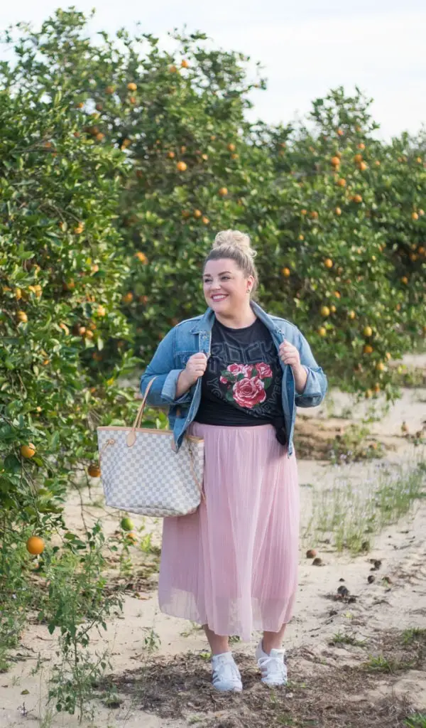 Pink Pleated Chiffon Midi Skirt With Denim Jacket Pink Pleated Chiffon Midi Skirt With Denim Jacket — Trendy Pink Skirt Outfit