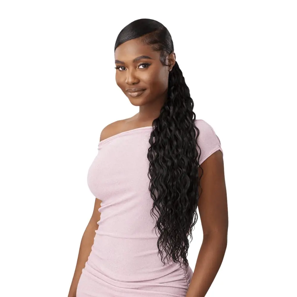 Slicked Ponytail With Water Wave Texture Slicked Ponytail With Water Wave Texture — Trendy Quick Weave Ponytail