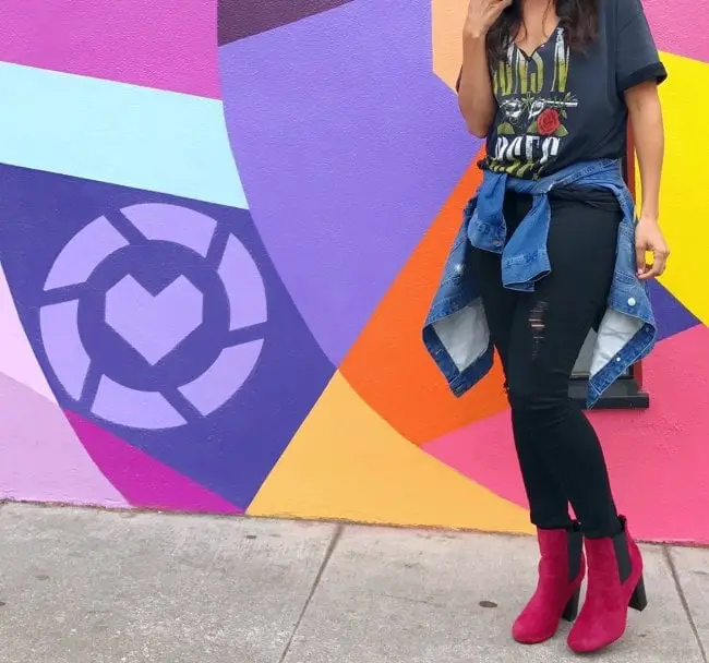 Fuchsia Suede Ankle Boots with Distressed Jeans Fuchsia Suede Ankle Boots with Distressed Jeans — Trendy Red Boots Outfit