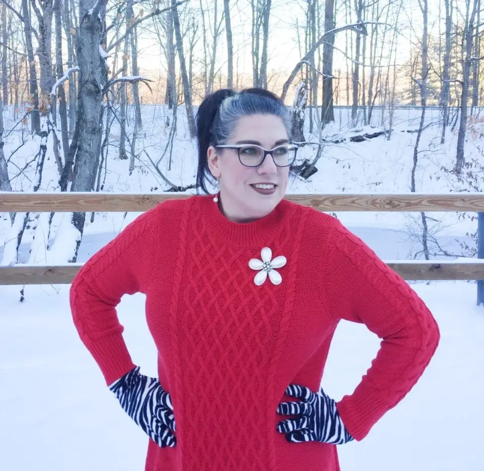 Red Cable Knit Sweater With Diamond Pattern And Zebra Gloves Red Cable Knit Sweater With Diamond Pattern And Zebra Gloves — Trendy Red Sweater Outfit