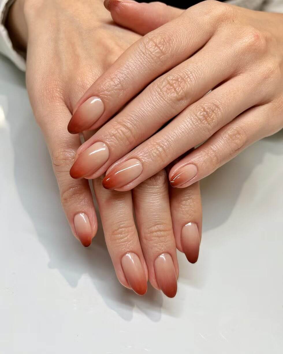 Nude Reddish-Brown Ombre Short Almond Nails Nude Reddish-Brown Ombre Short Almond Nails — Trendy Short Almond Nails