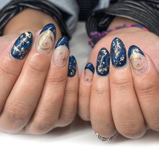 Blue Gold Foil Star Moon Short Almond Nails Blue Gold Foil Star Moon Short Almond Nails — Trendy Short Almond Nails