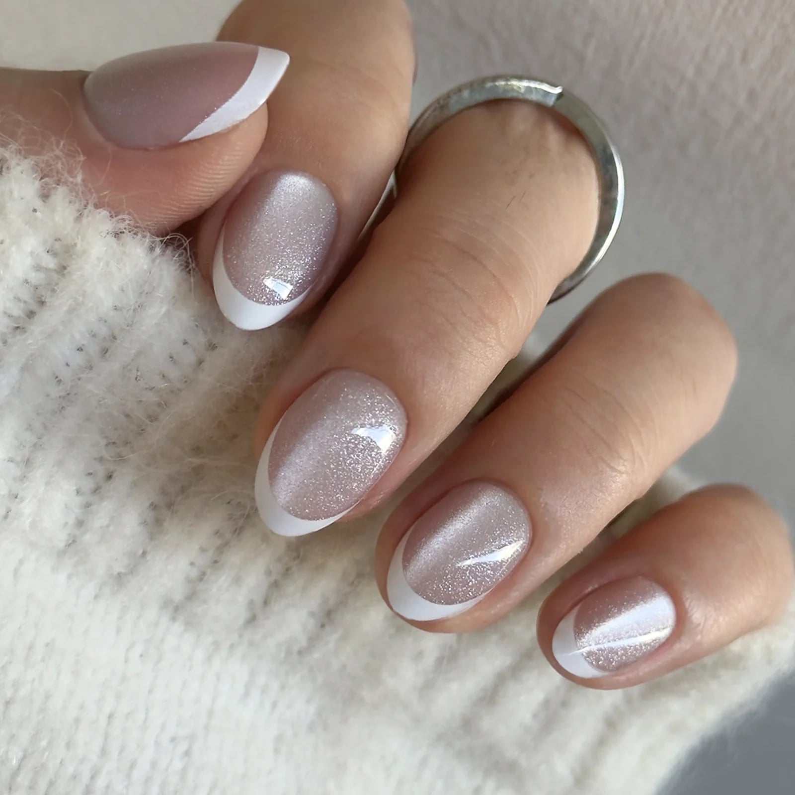 Nude White French Glitter Accent Short Almond Nails Nude White French Glitter Accent Short Almond Nails — Trendy Short Almond Nails