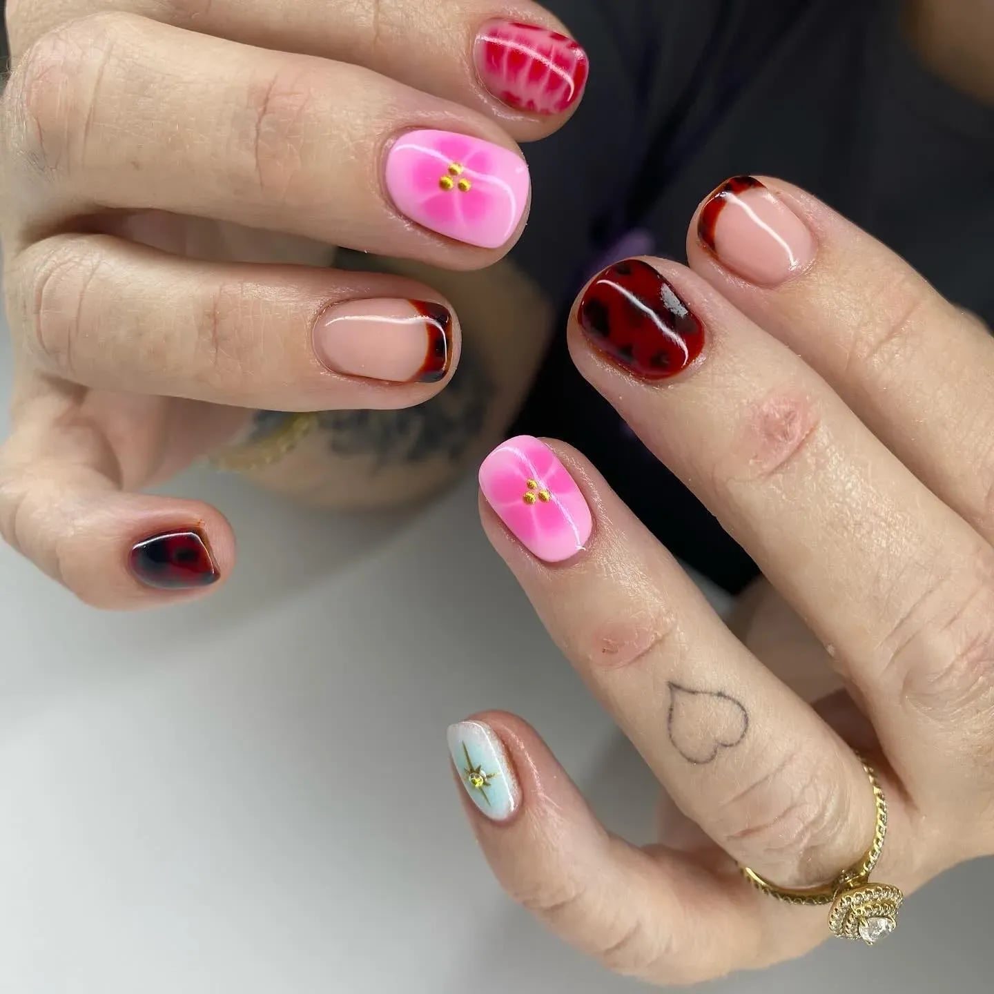 Pink Floral Abstract Short Square Nails Pink Floral Abstract Short Square Nails — Trendy Short Cute Nails