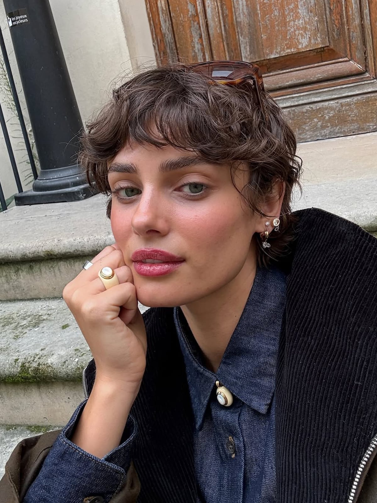 Wavy Thick Pixie Cut With Short Fringe — Trendy Short Hair