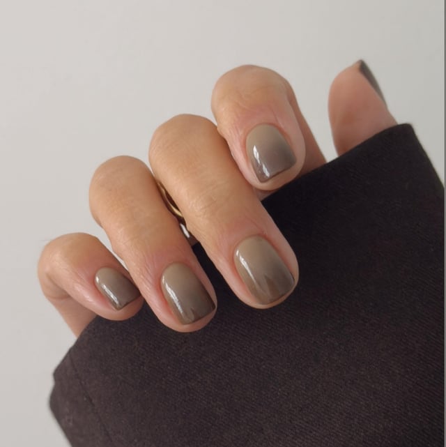 Taupe to Gray Ombre Short Square Nails — Trendy Short Nails Color