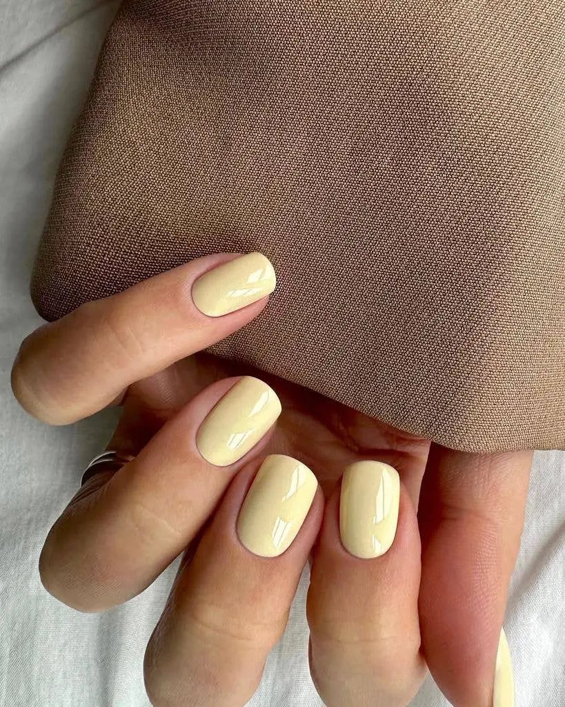 Pale Yellow Milky Glossy Short Square Nails — Trendy Short Nails Color