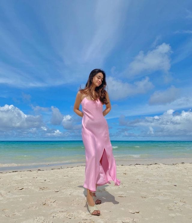 Pink Silk Slip Dress On The Beach Pink Silk Slip Dress On The Beach — Trendy Silk Dresses Outfit