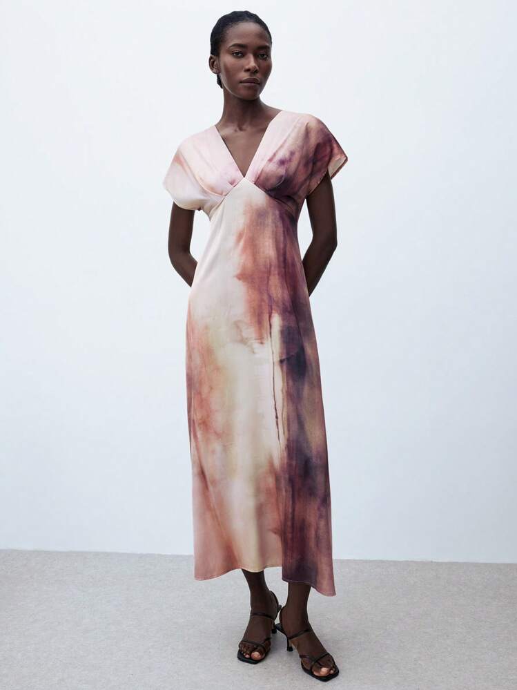 Watercolor Print Silk Dress With Strappy Sandals Watercolor Print Silk Dress With Strappy Sandals — Trendy Silk Dresses Outfit