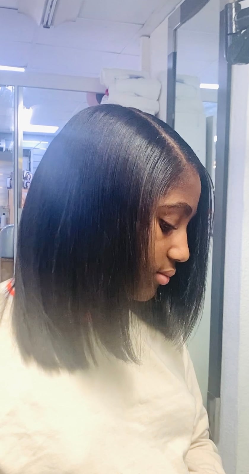 Collarbone Bob Glossy Finish Collarbone Bob Glossy Finish — Trendy Silk Press