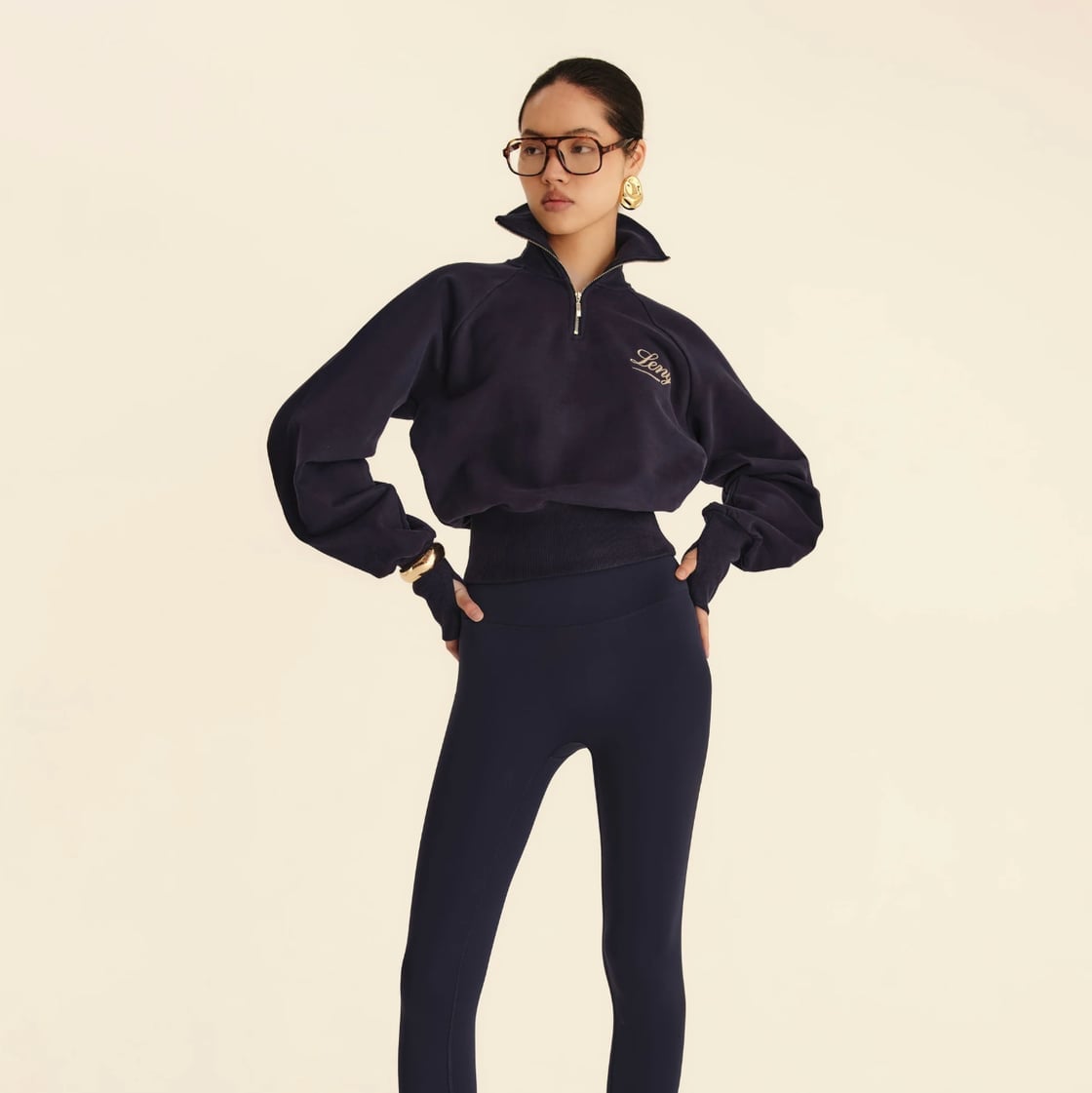 Navy Cropped Sweatshirt And Matching Leggings — Trendy Sporty Outfits