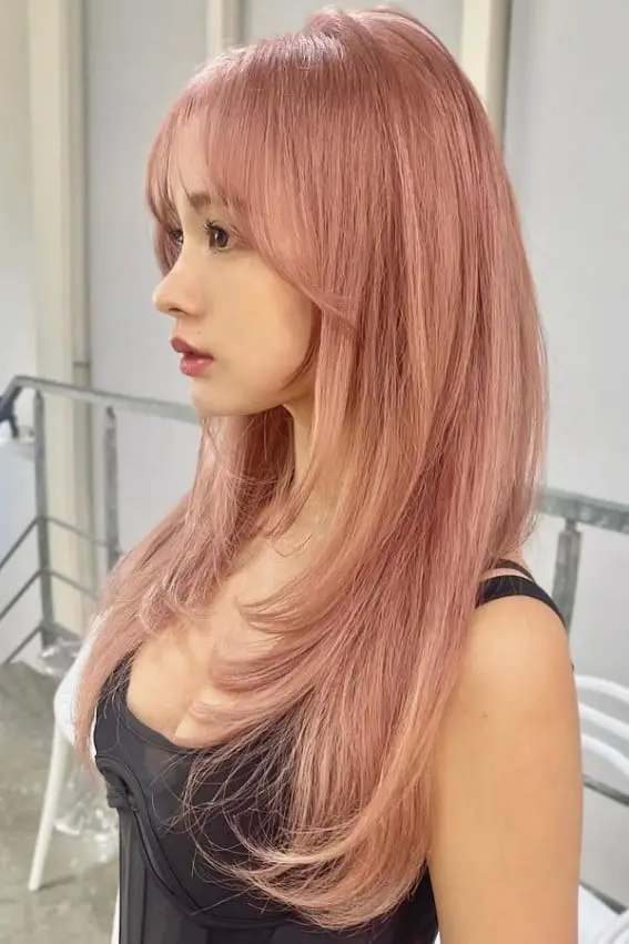 Mid-Back Thick Hair With Face-Framing Layers, Close-Up Take Mid-Back Thick Hair With Face-Framing Layers, Close-Up Take — Trendy Straight Hair