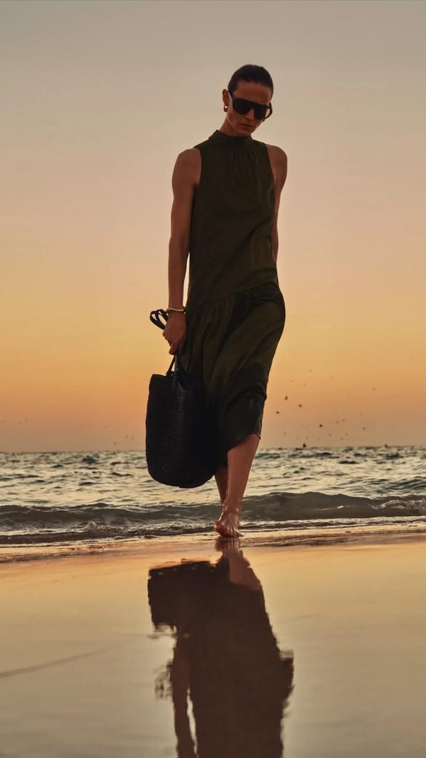 Sleeveless Tiered Dress for Beach Walks — Trendy Sunset Outfit