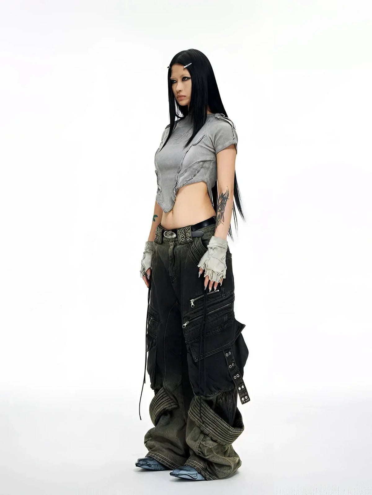 Y2K Outfits: The 5 Sub-Genres & Low-Rise Codes 2026
