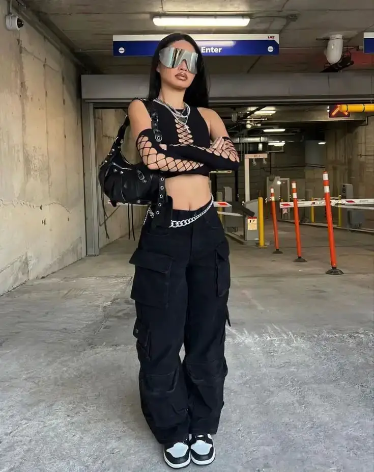 Cargo Pants With Chain Belt And Fishnet Arm Warmers — Trendy Techno Outfit
