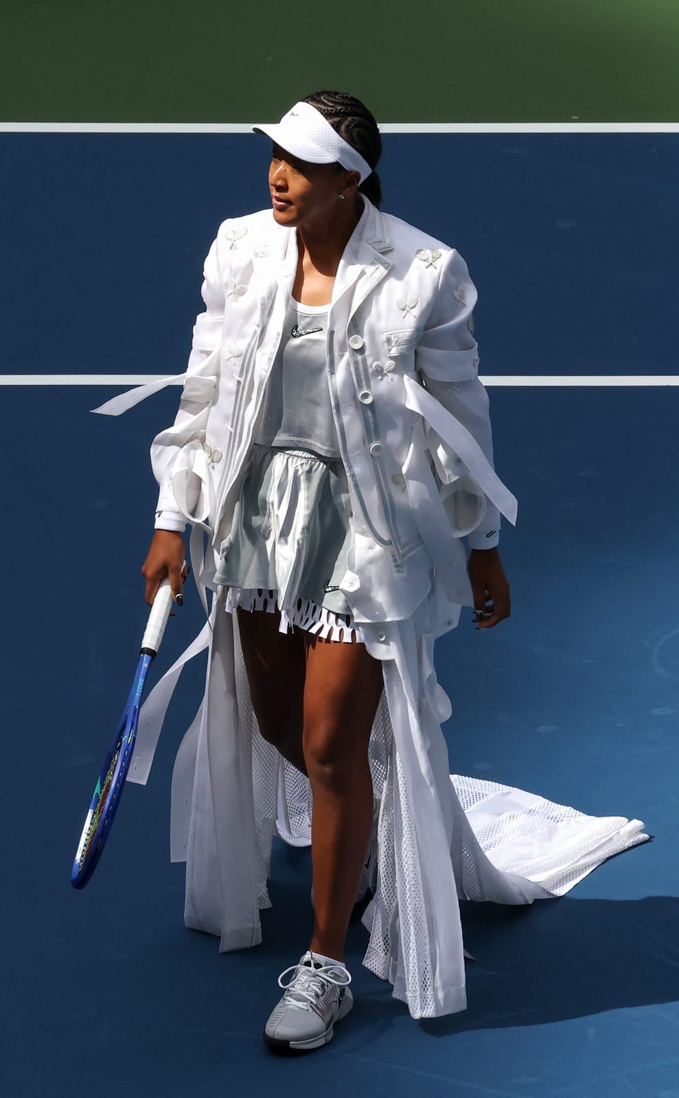 Avant-garde White Blazer Over Tank and Mini Skirt Avant-garde White Blazer Over Tank and Mini Skirt — Trendy Tennis Outfits