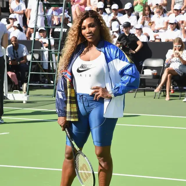 White Tank Top with Athletic Jacket and Scarf White Tank Top with Athletic Jacket and Scarf — Trendy Tennis Outfits
