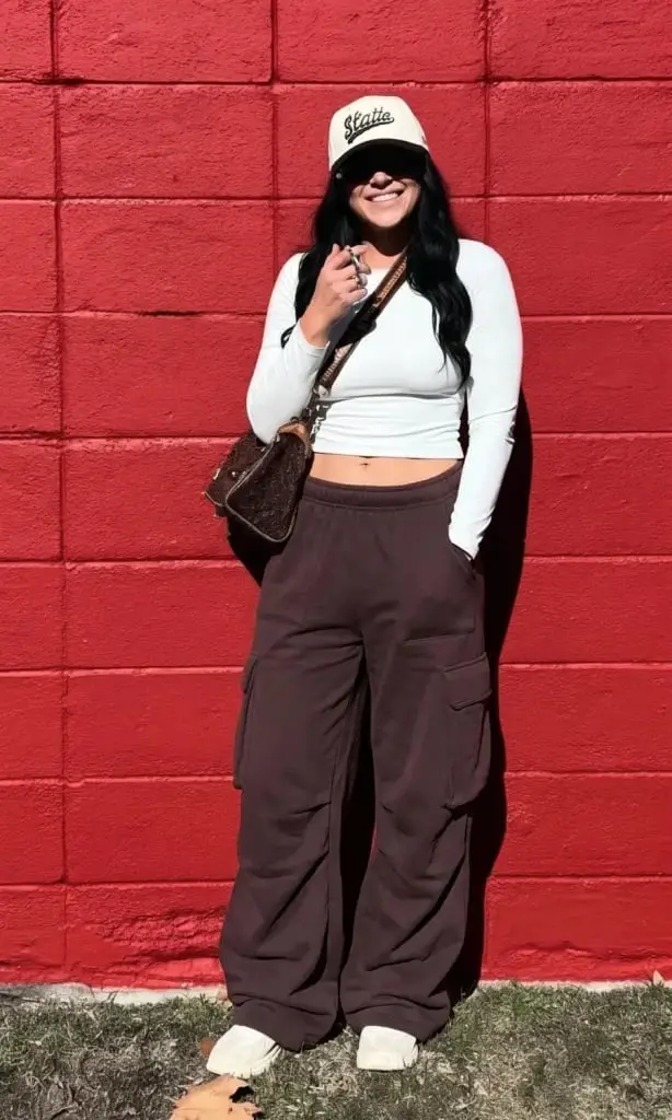 Cropped Top with Oversized Cargo Pants and Baseball Cap Cropped Top with Oversized Cargo Pants and Baseball Cap — Trendy Tomboy Outfits