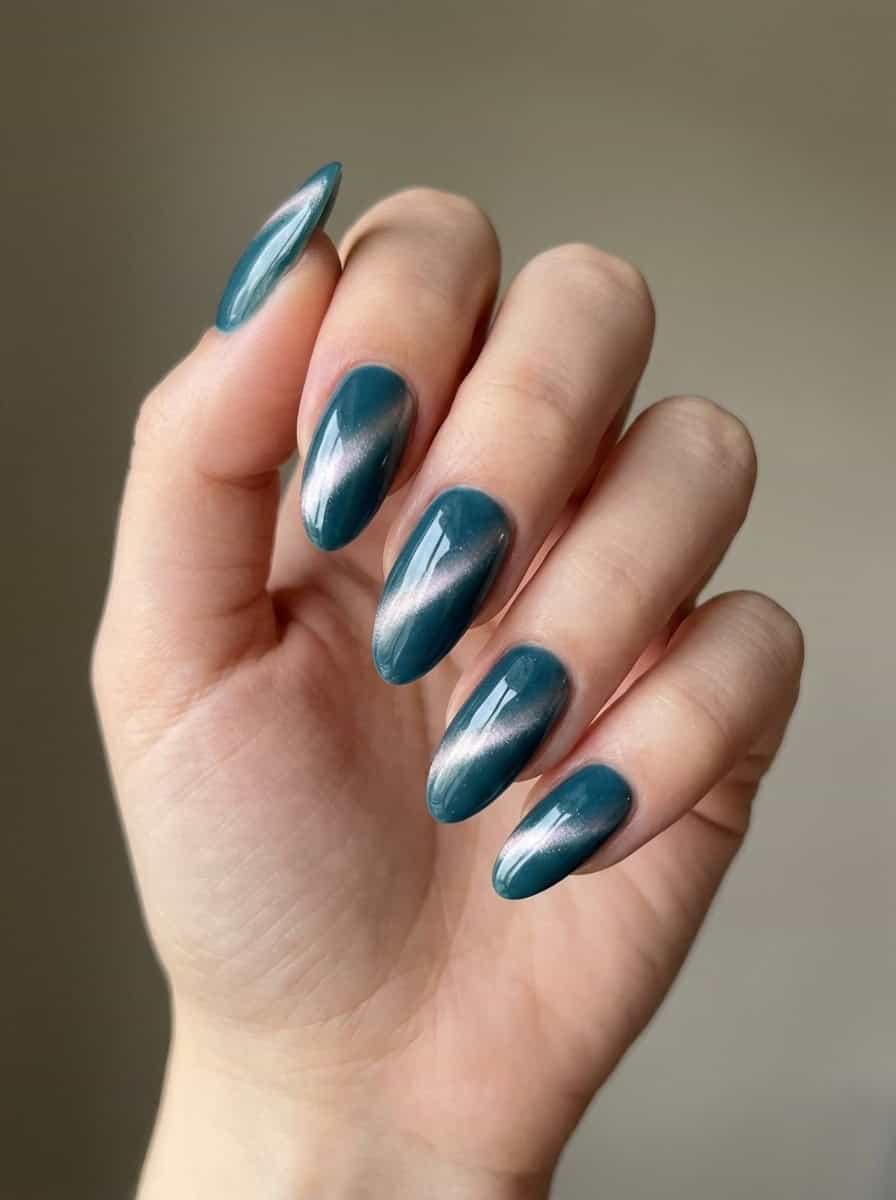 Deep Teal Glossy Cat-Eye Deep Teal Glossy Cat-Eye — Trendy Turquoise Nails