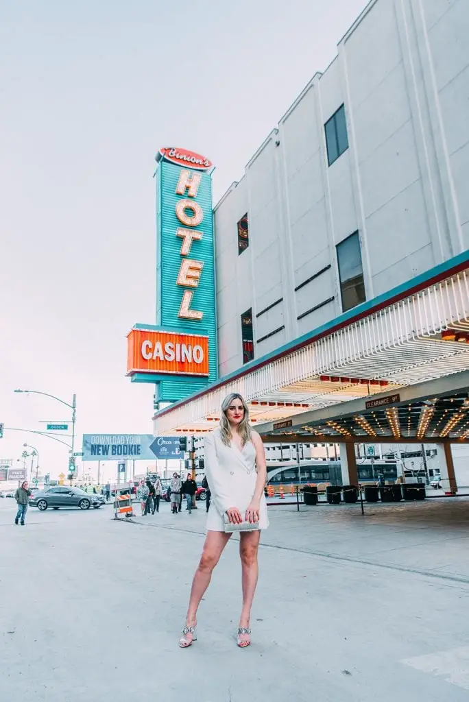 White One-Shoulder Blazer Dress White One-Shoulder Blazer Dress — Trendy Vegas Outfits