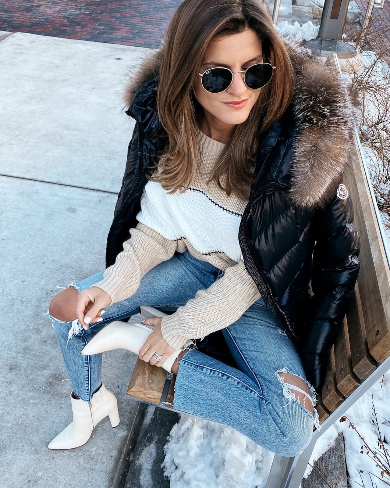 White Ankle Boots with Ripped Jeans White Ankle Boots with Ripped Jeans — Trendy White Boots Outfit