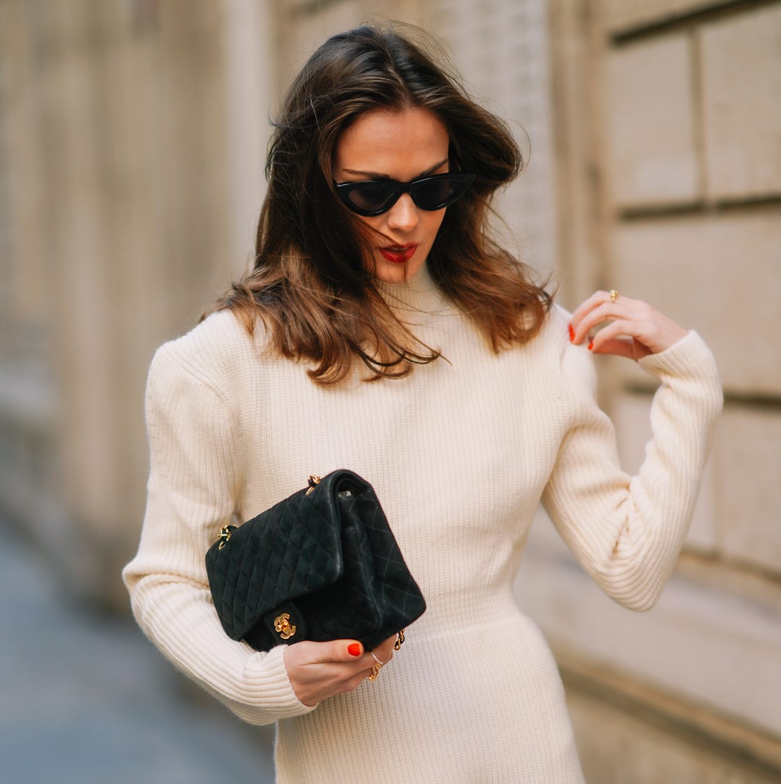 Fitted Cream Knit Midi Dress with Ribbed Texture Fitted Cream Knit Midi Dress with Ribbed Texture — Trendy White Sweater Outfit